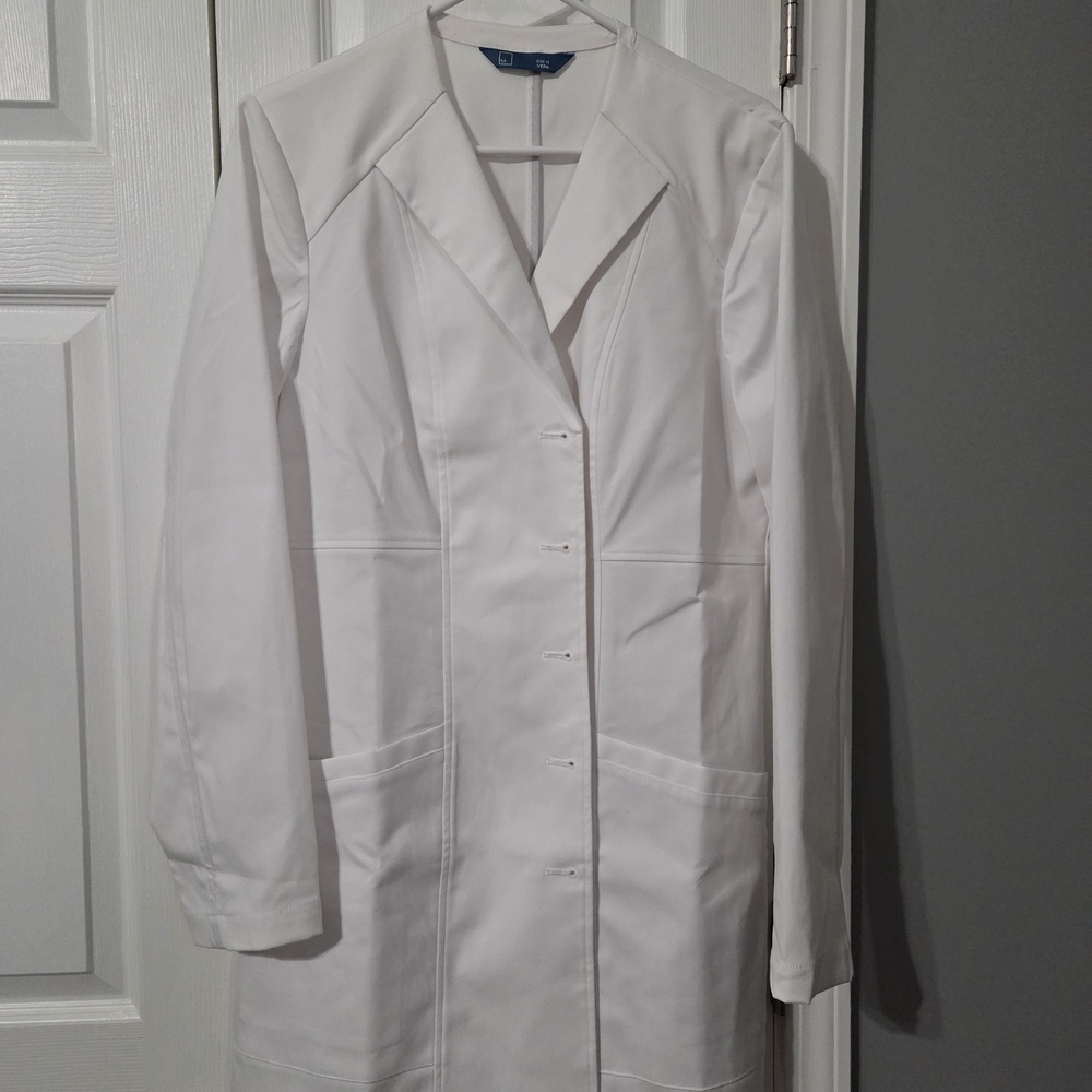 Women's Vera G. Slim Fit 34¾" Lab Coat